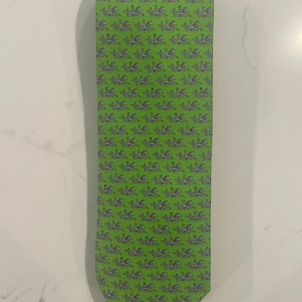 HERMES Horses with Rider in Vivid Green Luxury Silk Tie EUC - Picture 9 of 9